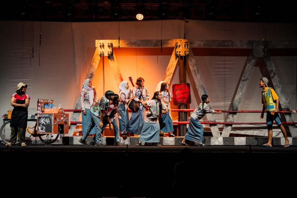 teater pelajar Kudus.