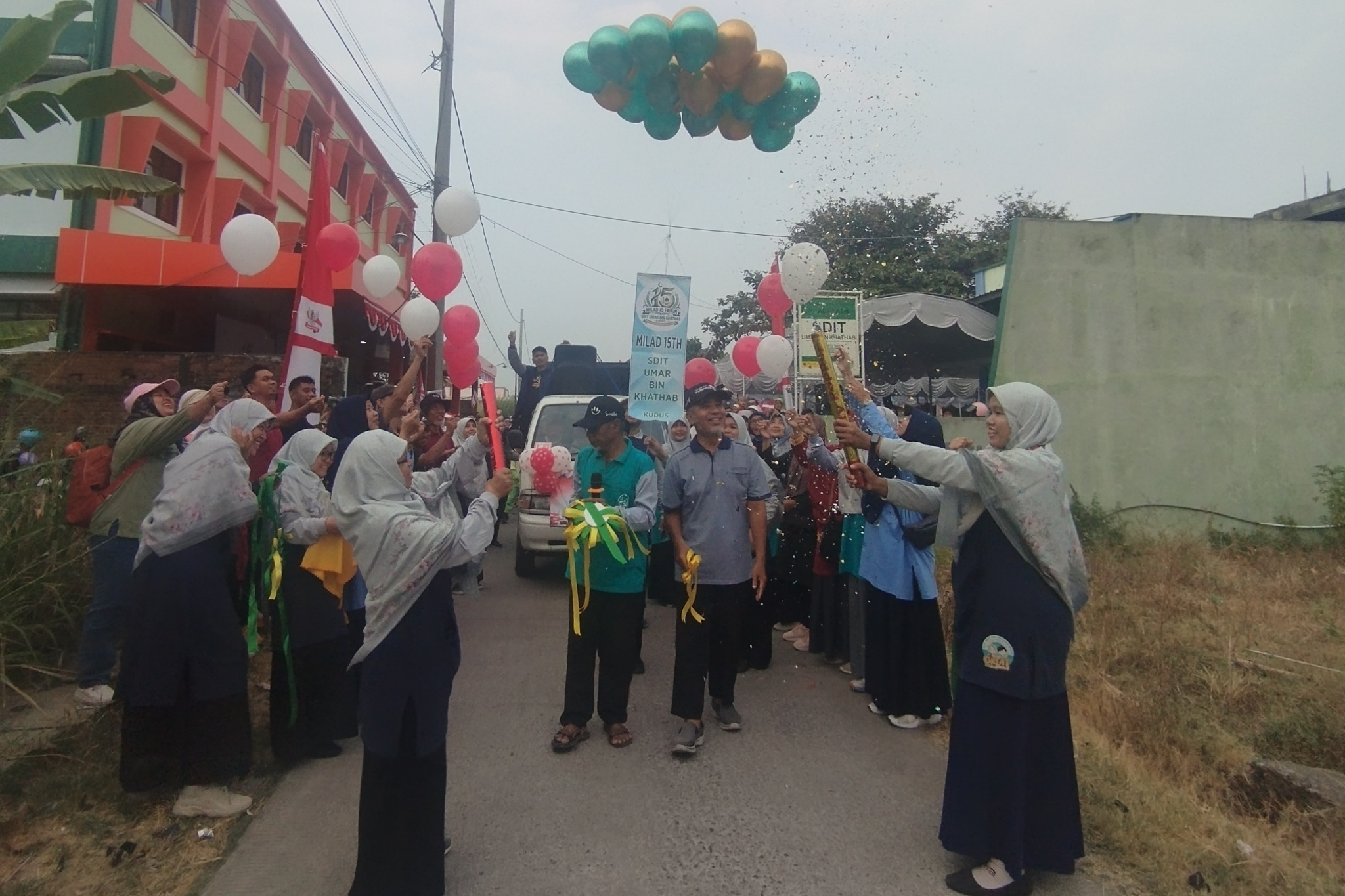 Gebyar Milad ke-15 SDIT Umar bin Khathab Kudus .