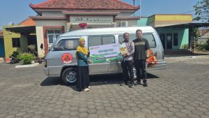 RSU Kumala Siwi Perkuat Layanan Kesehatan Warga Desa Banget dengan Ambulans